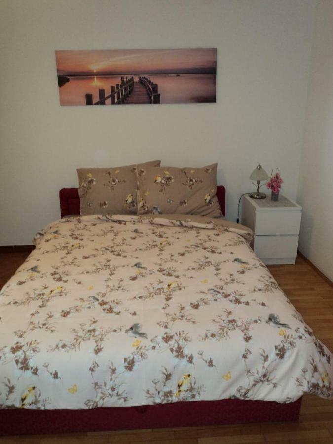 Studio Apartments Ana Rovigno Esterno foto
