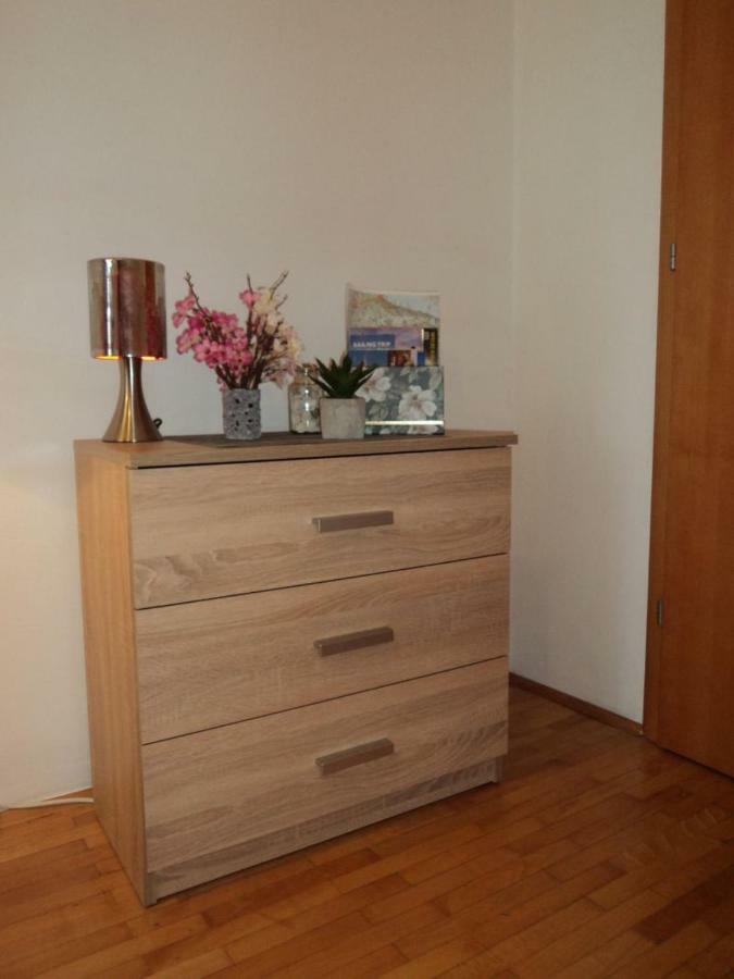 Studio Apartments Ana Rovigno Esterno foto