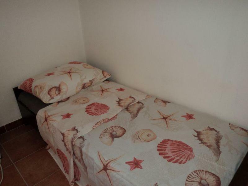 Studio Apartments Ana Rovigno Esterno foto